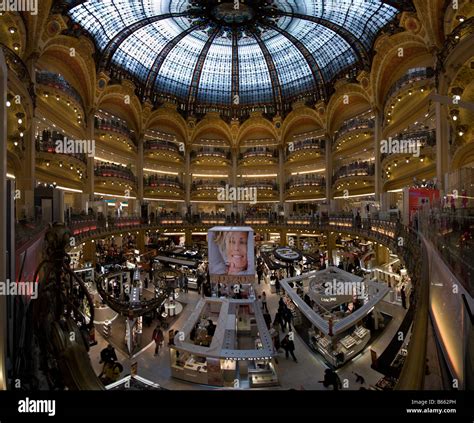 galerie lafayette prada|Paris 40, Boulevard Haussmann, Galeries Lafayette .